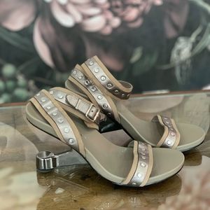 United Nude Floating Heel